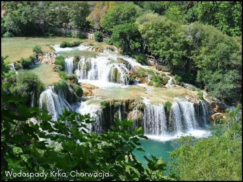 Split i Trogir: Wycieczka do Wodospadów Krka z przewodnikiem i degustacją wina