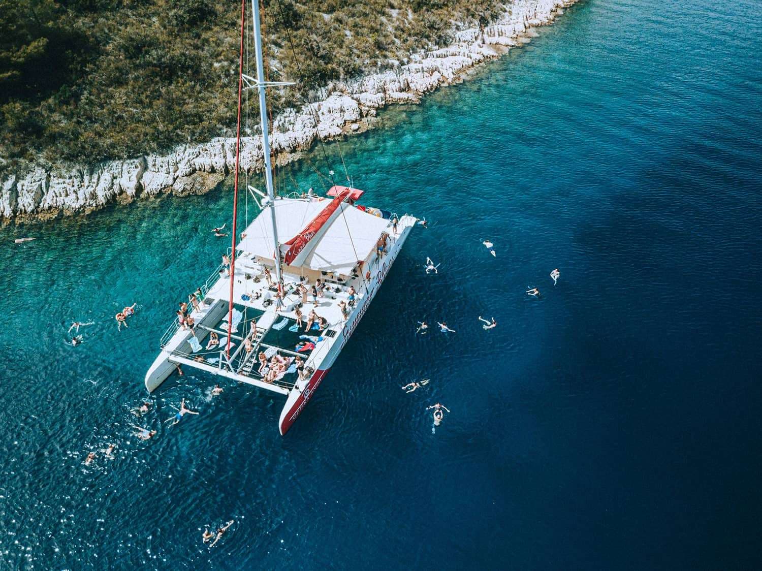 Split: Rejs katamaranem na Hvar + Wyspy Pakleni all inclusive