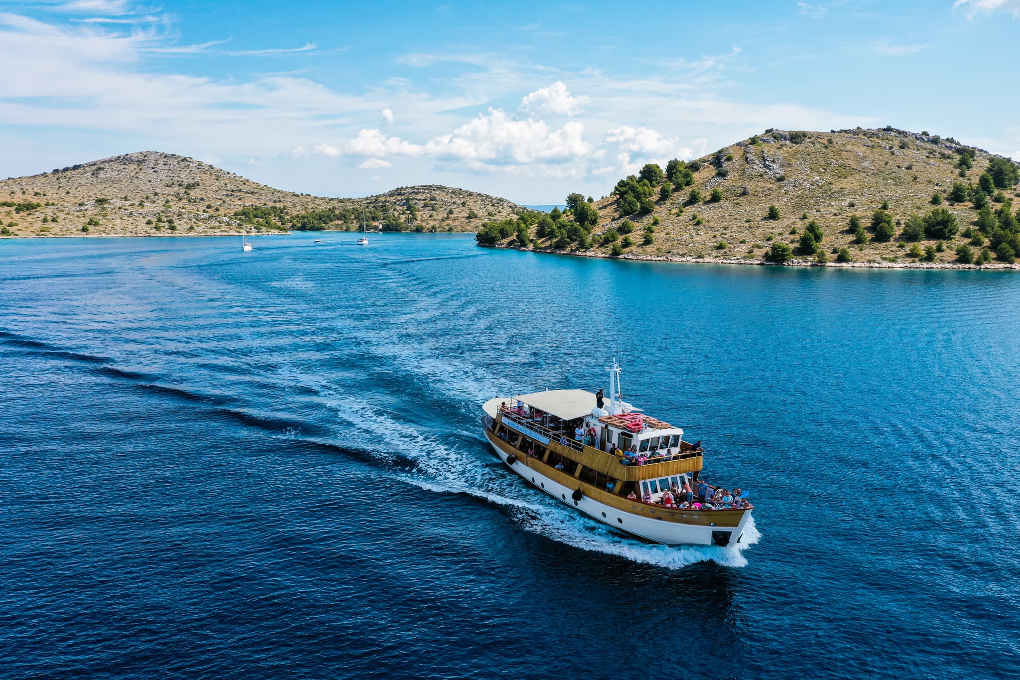 Zadar: Rejs statkiem - Kornati + plaża Lojena z lunchem, bilet do parku w cenie