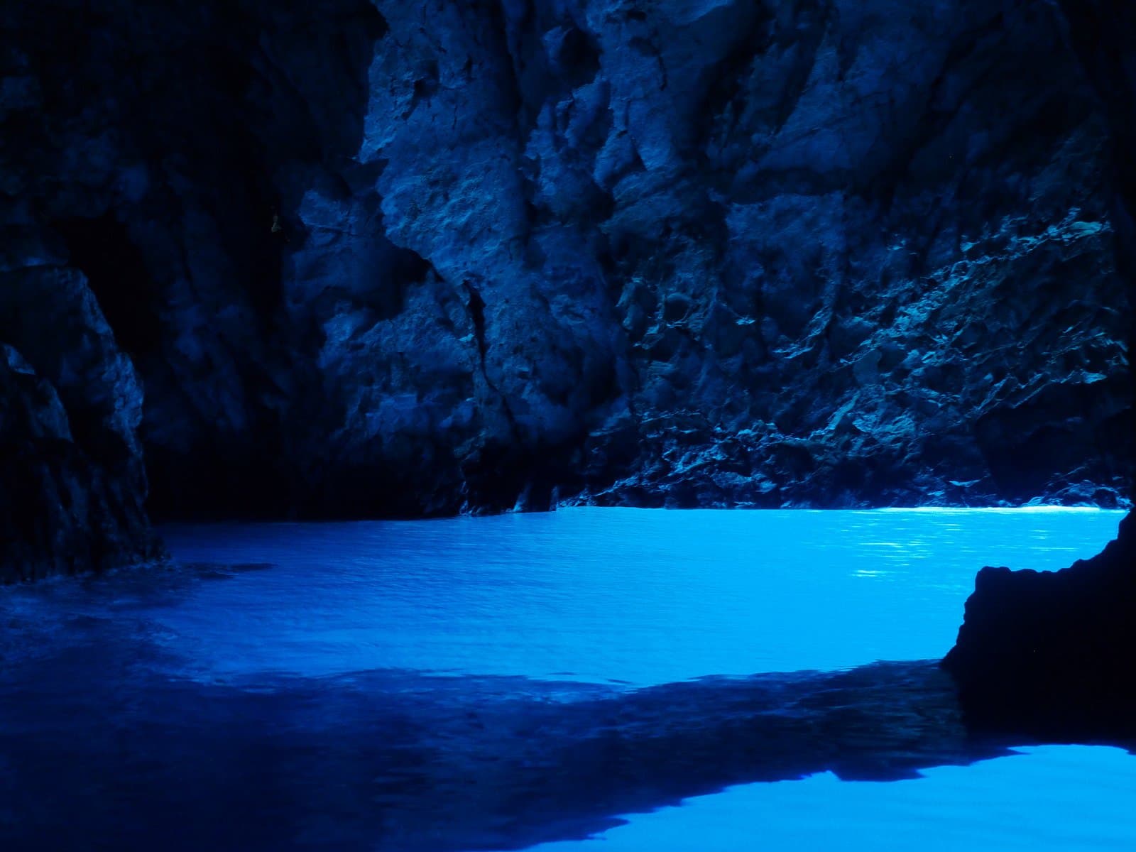 Split: Rejs łodzią motorową do Błękitnej Jaskini (Blue Cave) + wyspy